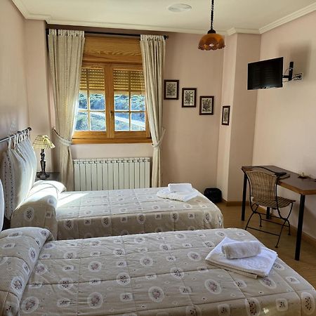 Hotel Pico Espiguete Alba de los Cardaños 外观 照片