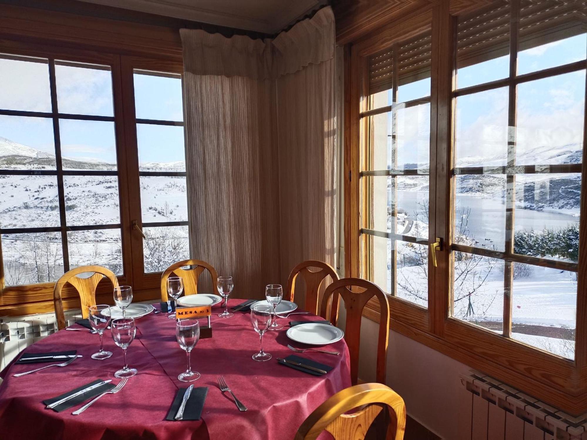 Hotel Pico Espiguete Alba de los Cardaños 外观 照片