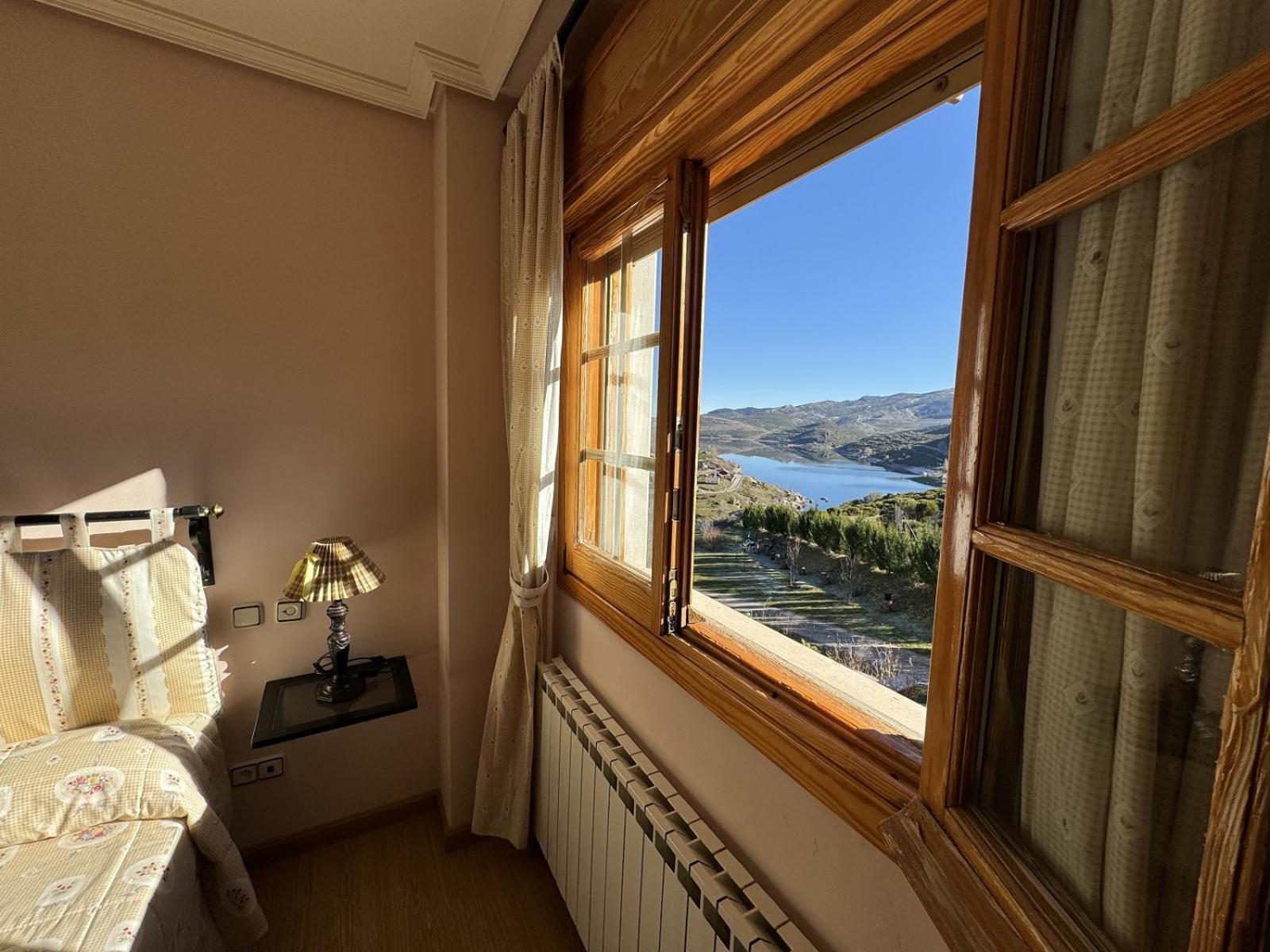 Hotel Pico Espiguete Alba de los Cardaños 外观 照片